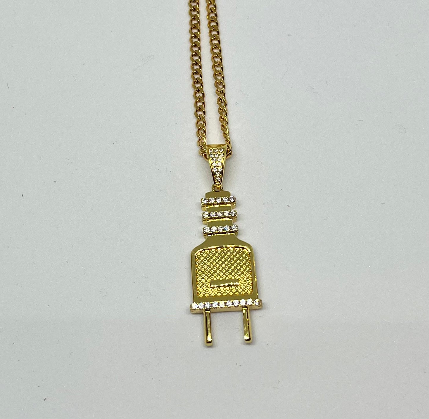 18K Gold 'The Plug' Pendant & Chain set